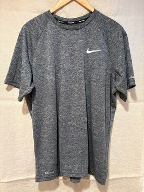 Nike men rashguard, M, NWOT